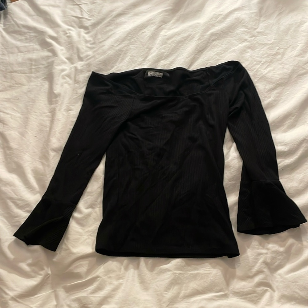 Off shoulder ref top